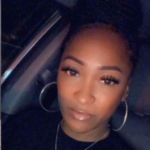 Meet your Posher, Teona